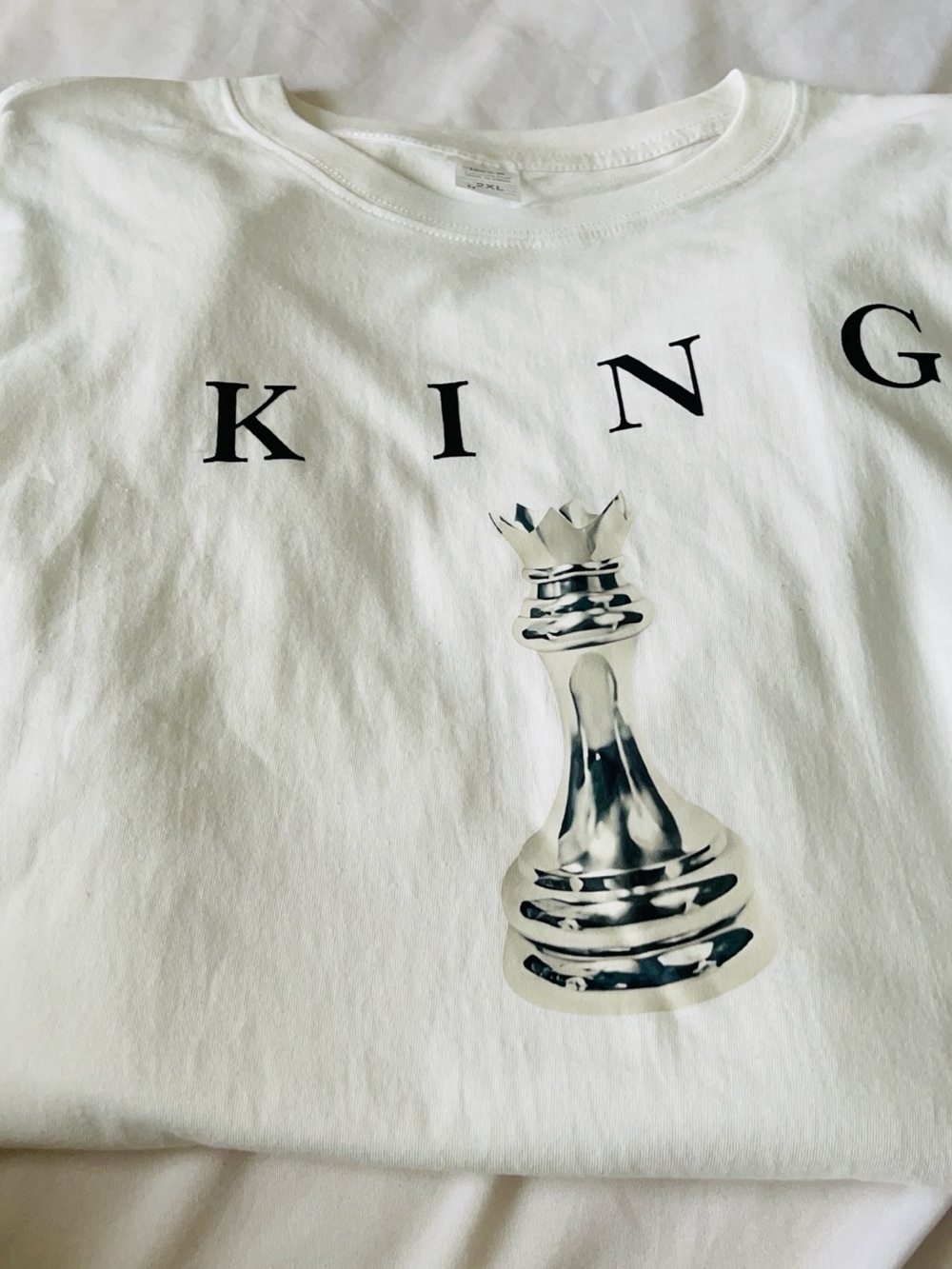 Kids White 'King' Graphic Tee with Silver Chess Motif